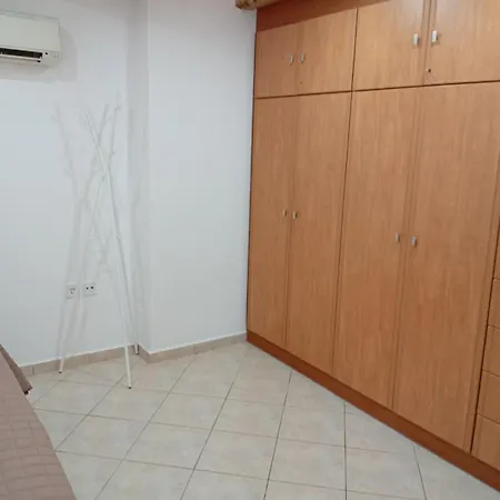 Daire Vrontas House *