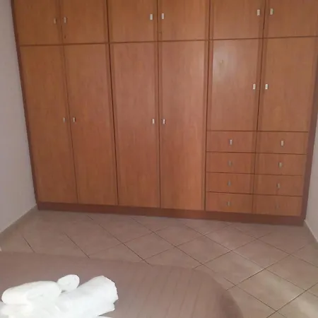 Vrontas House شقة